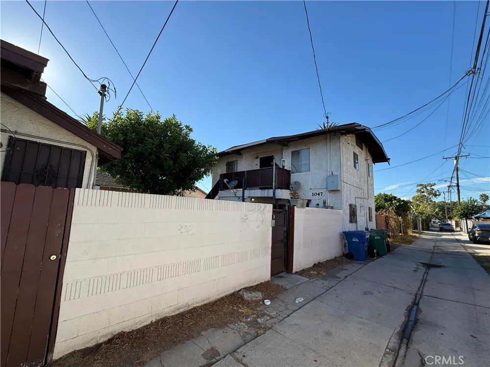 1045 E New York Long Beach, CA 90813