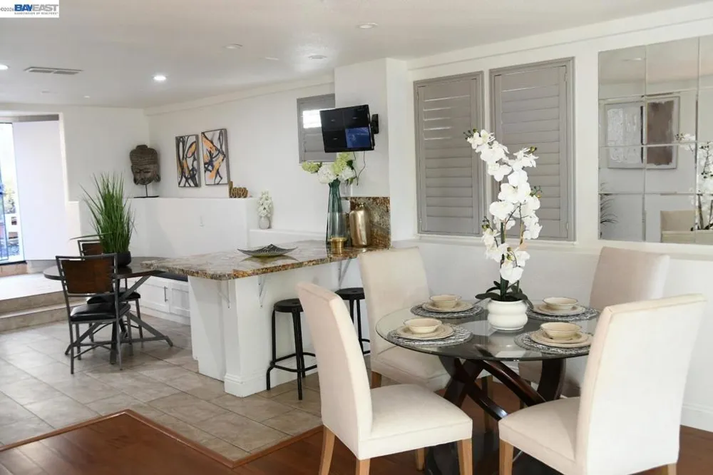 1234 Willow St Oakland, CA 94607