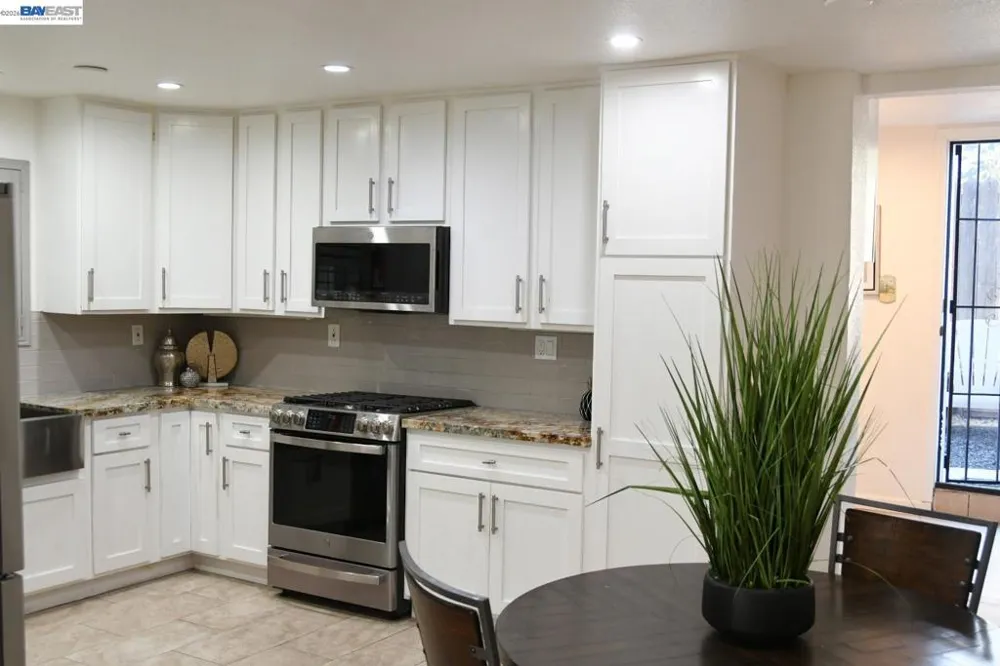 1234 Willow St Oakland, CA 94607