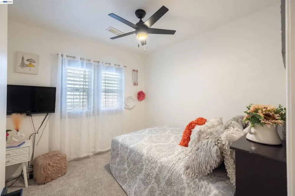 1234 Willow St Oakland, CA 94607