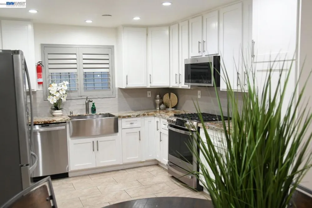 1234 Willow St Oakland, CA 94607
