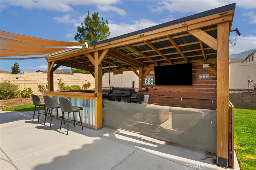 6670 Mirna Avenue San Bernardino, CA 92407
