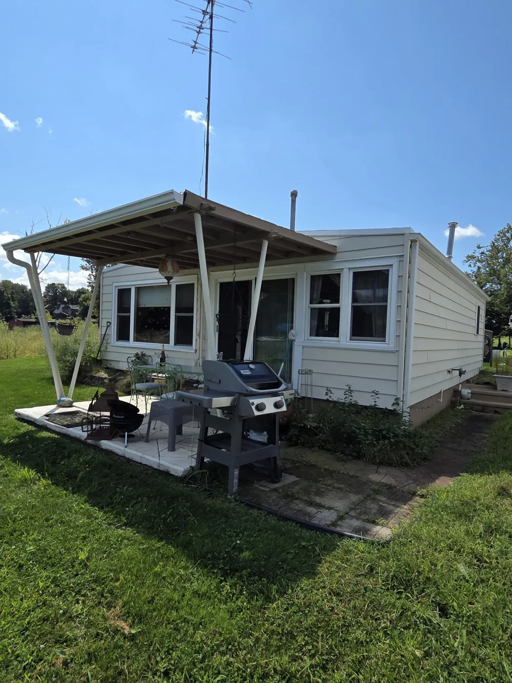 48696 Main Street Lawrence, MI 49064