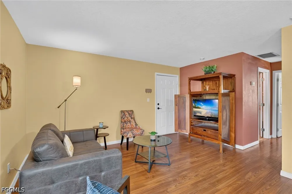 Key Drive #6 North Fort Myers, FL 33903