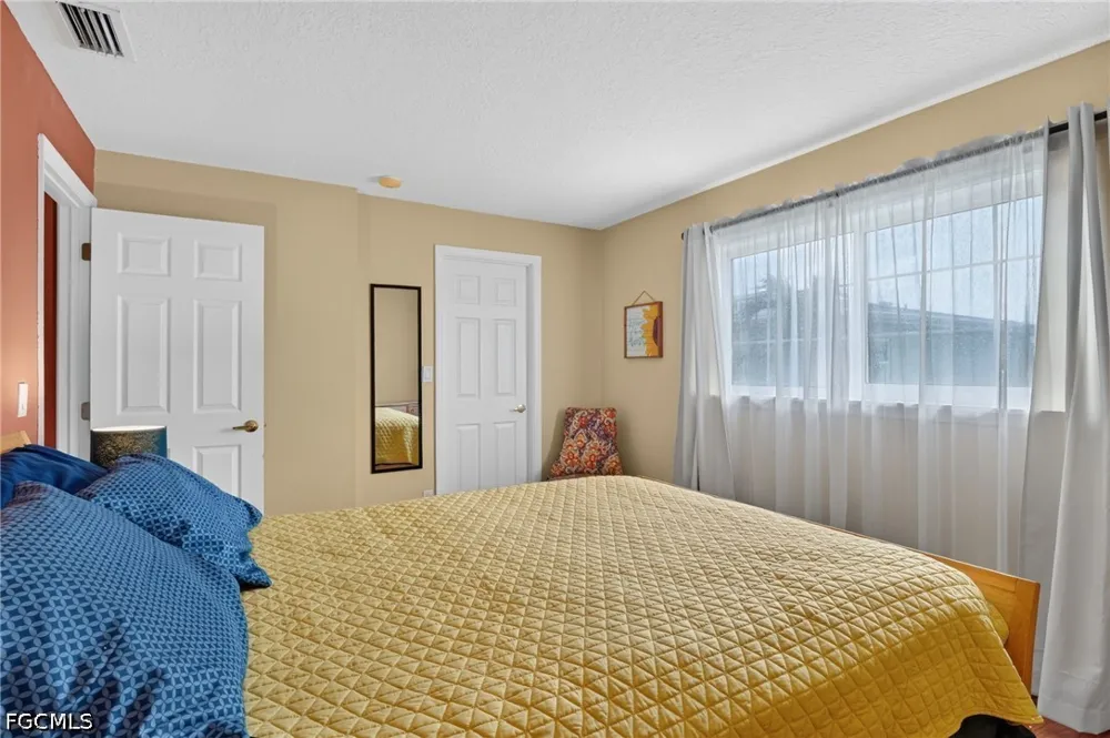 Key Drive #6 North Fort Myers, FL 33903