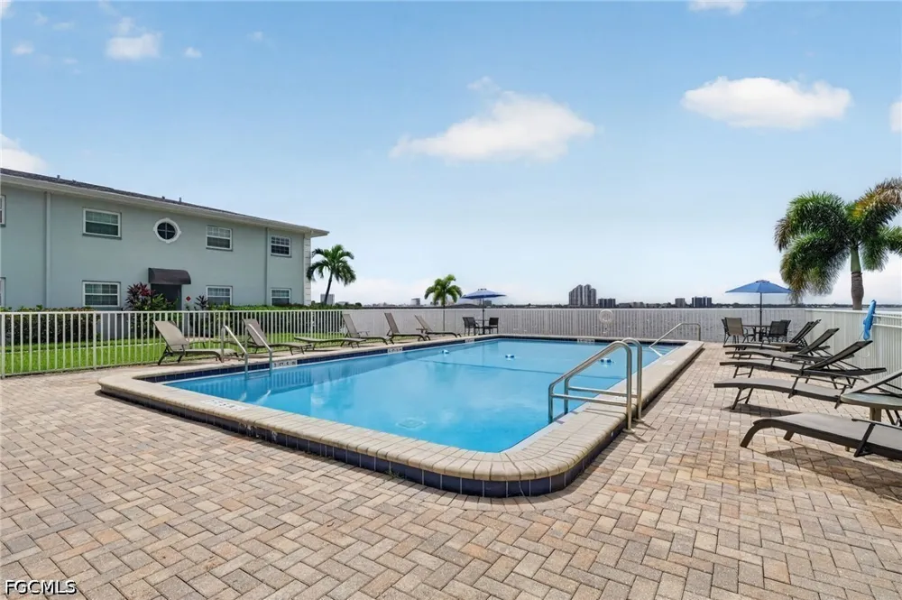 Key Drive #6 North Fort Myers, FL 33903