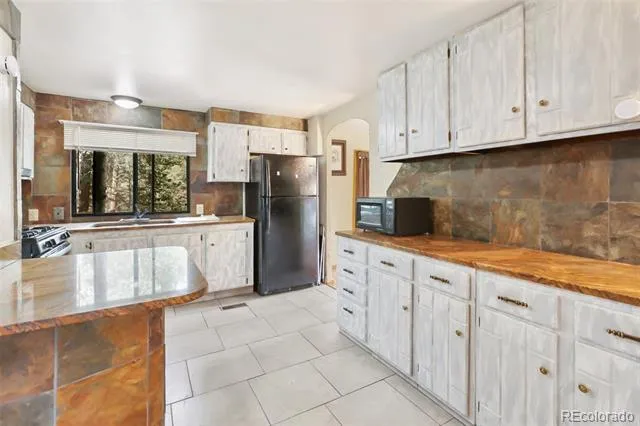 410 Rangeview Road Divide, CO 80814