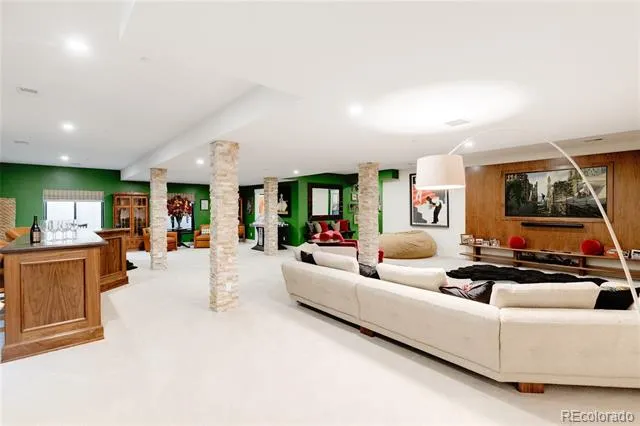 6816 Goldbranch Drive Niwot, CO 80503