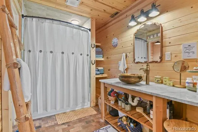 150 Julia Road Guffey, CO 80820