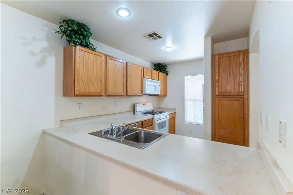 6706 Oxendale Avenue Las Vegas, NV 89139