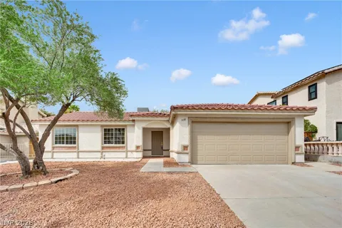 908 Sunnyfield Way