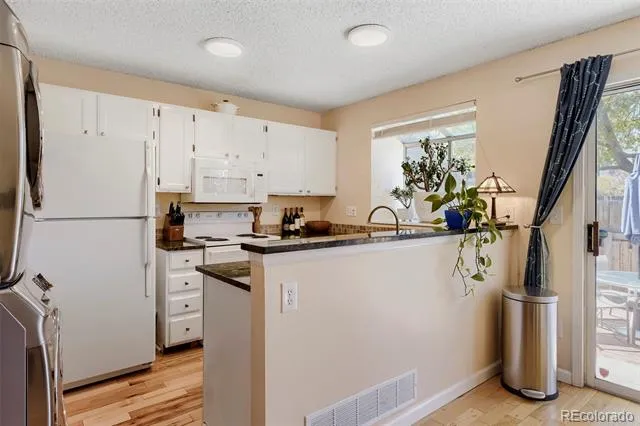 17335 E Rice Circle #B Aurora, CO 80015