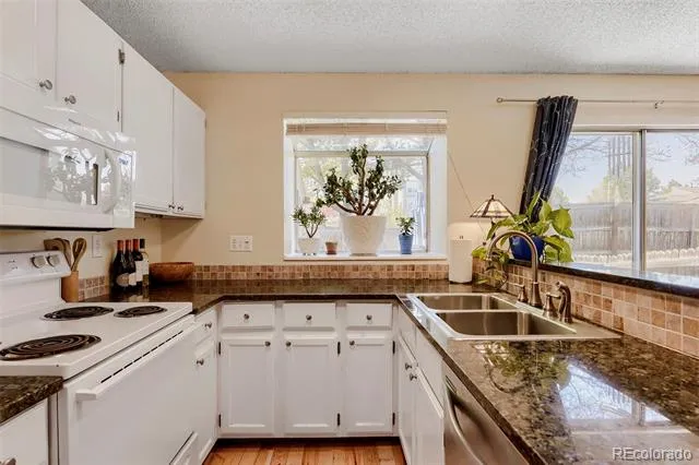 17335 E Rice Circle #B Aurora, CO 80015