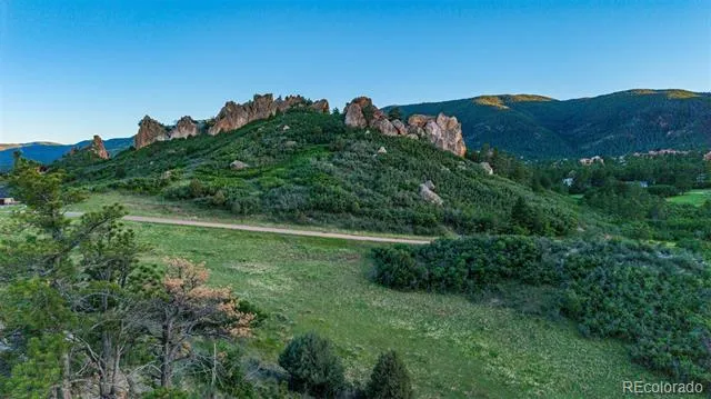 5814 Country Club Drive Larkspur, CO 80118
