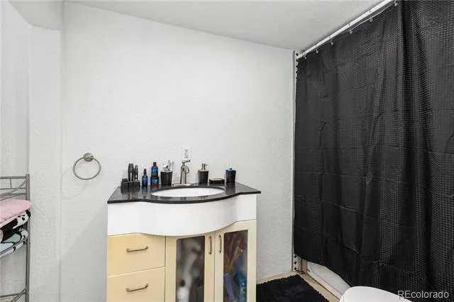 5425 Columbine Lane Denver, CO 80221