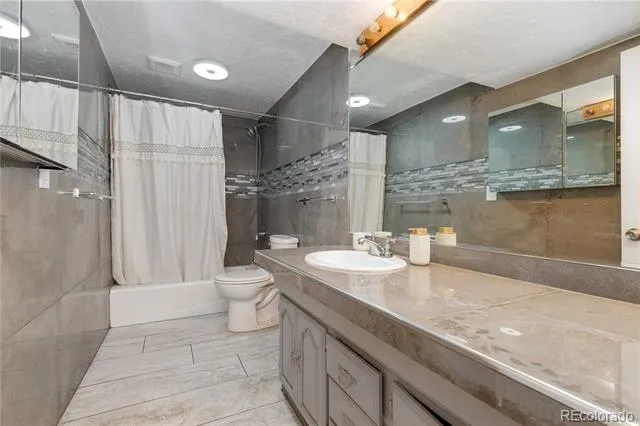 5425 Columbine Lane Denver, CO 80221