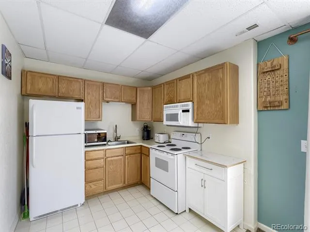 8690 Lariat Loop Elizabeth, CO 80107