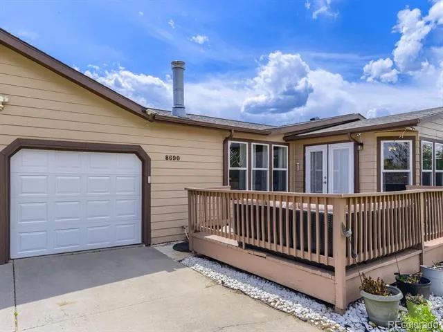 8690 Lariat Loop Elizabeth, CO 80107