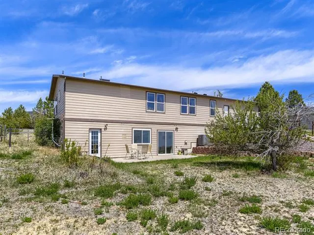 8690 Lariat Loop Elizabeth, CO 80107