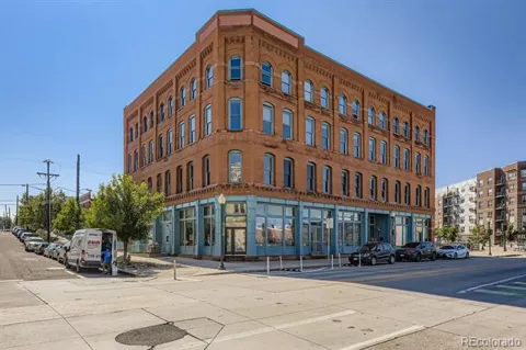 2560 Blake Street #205