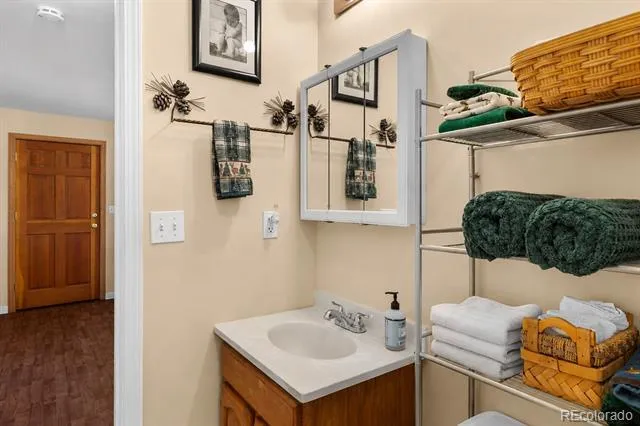 2120 Oxford Drive Hartsel, CO 80449