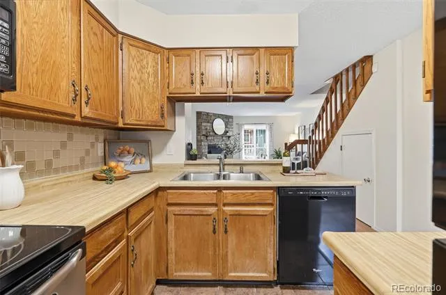 12043 E Hoye Drive Aurora, CO 80012
