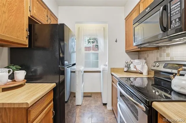 12043 E Hoye Drive Aurora, CO 80012
