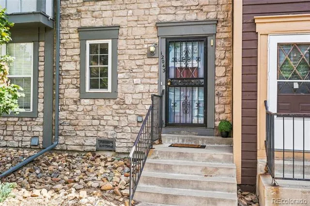 12043 E Hoye Drive Aurora, CO 80012