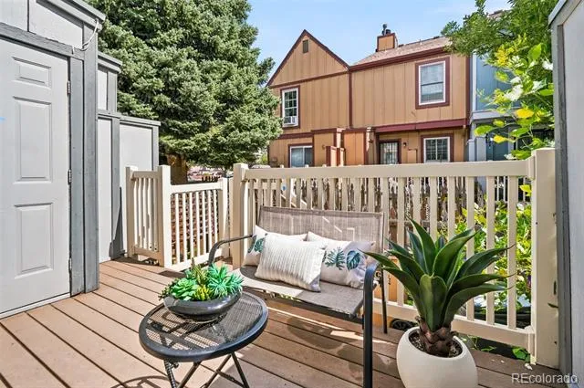 12043 E Hoye Drive Aurora, CO 80012