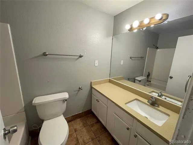1590 Clinton Street #203 Aurora, CO 80010