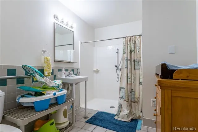 5975 Newland Street Arvada, CO 80003