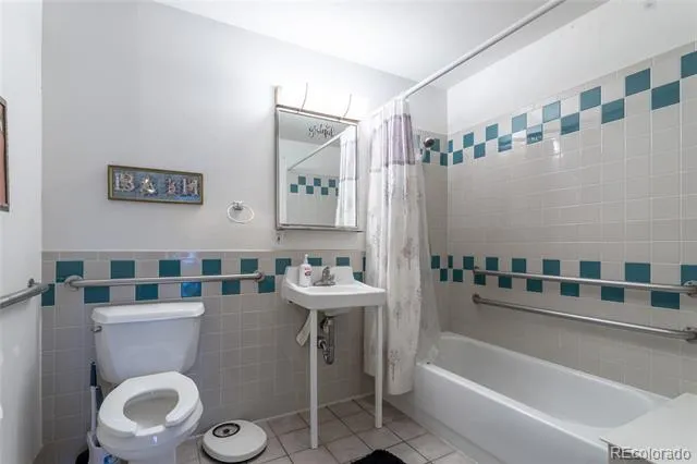 5975 Newland Street Arvada, CO 80003