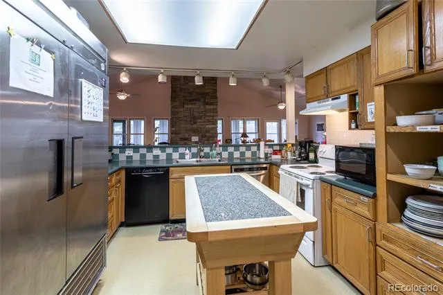 5975 Newland Street Arvada, CO 80003