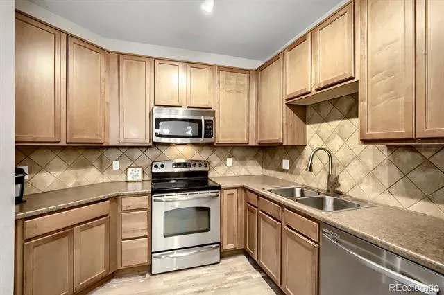804 Summer Hawk Drive #5207 Longmont, CO 80504