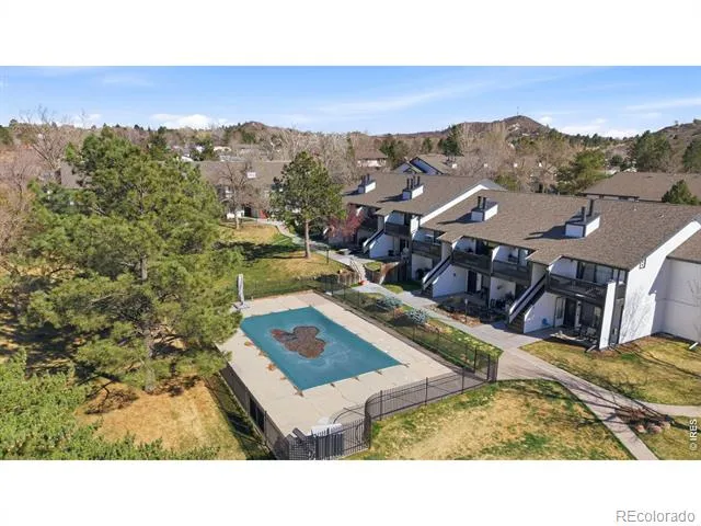 532 Oakwood Drive #E207 Castle Rock, CO 80104