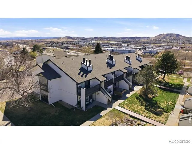 532 Oakwood Drive #E207 Castle Rock, CO 80104