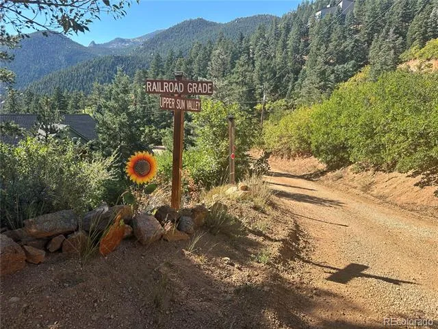 270 Upper Sun Valley Road Manitou Springs, CO 80829