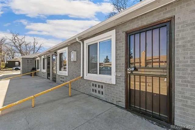 1467 Joliet Street Aurora, CO 80010