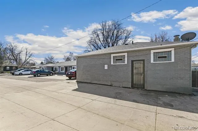 1467 Joliet Street Aurora, CO 80010