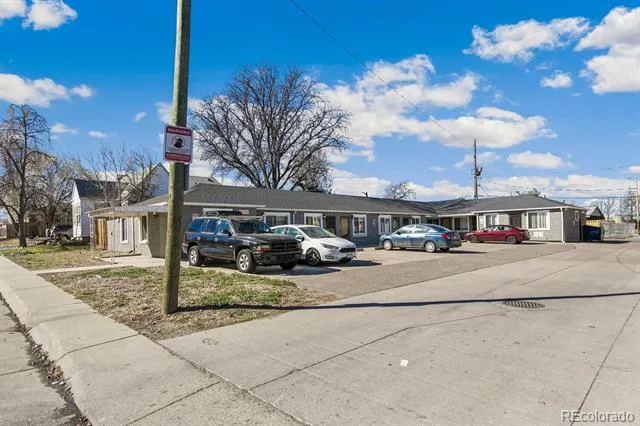 1467 Joliet Street Aurora, CO 80010