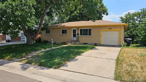 5166 W Colgate Place