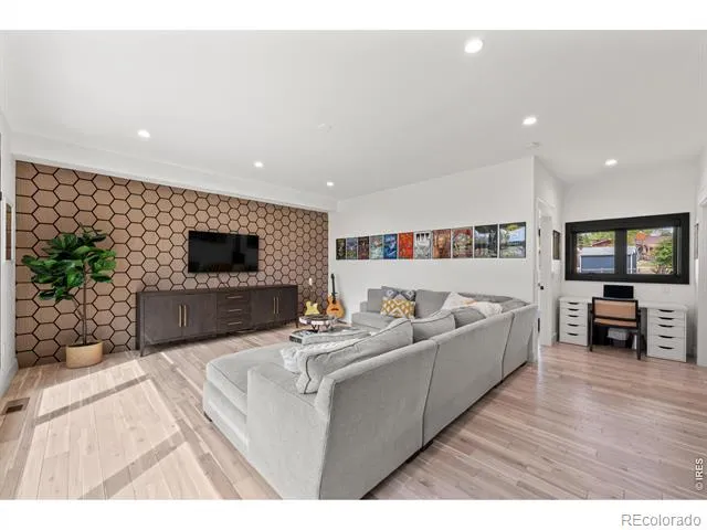 1118 Ravenwood Road Boulder, CO 80303