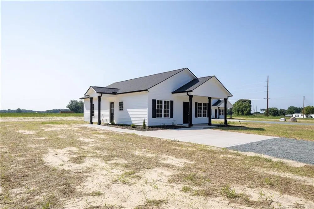689 McLamb Road Dunn, NC 28334