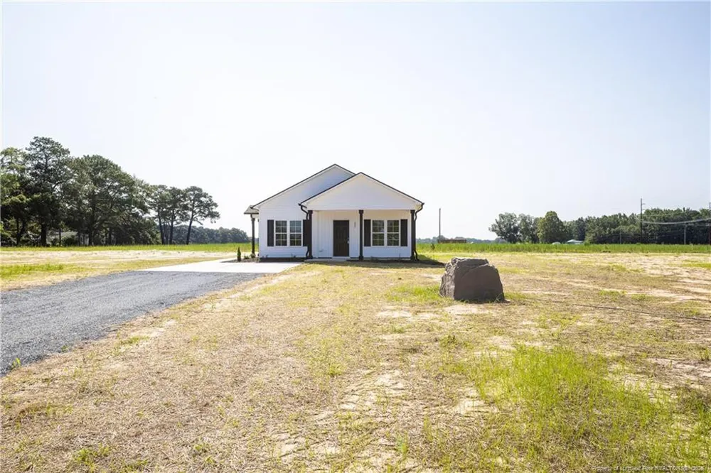 689 McLamb Road Dunn, NC 28334