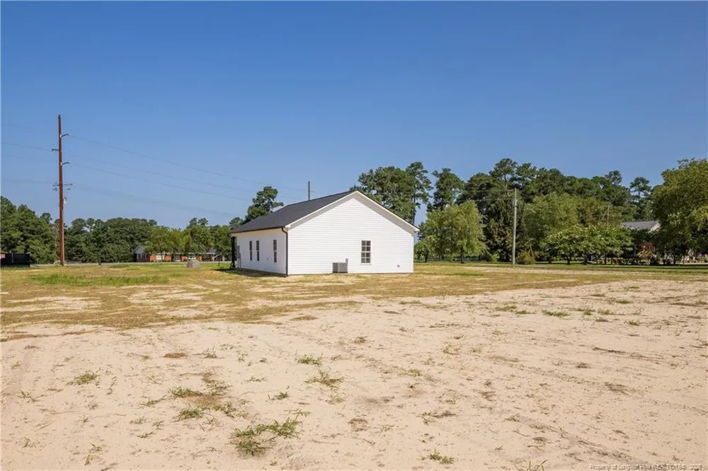 689 McLamb Road Dunn, NC 28334