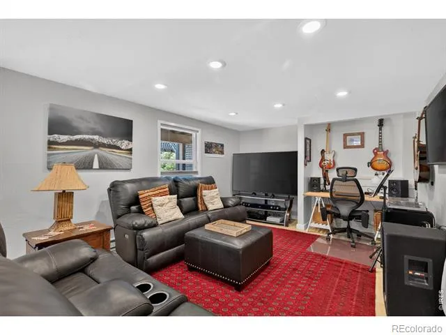 109 Button Rock Road Lyons, CO 80540