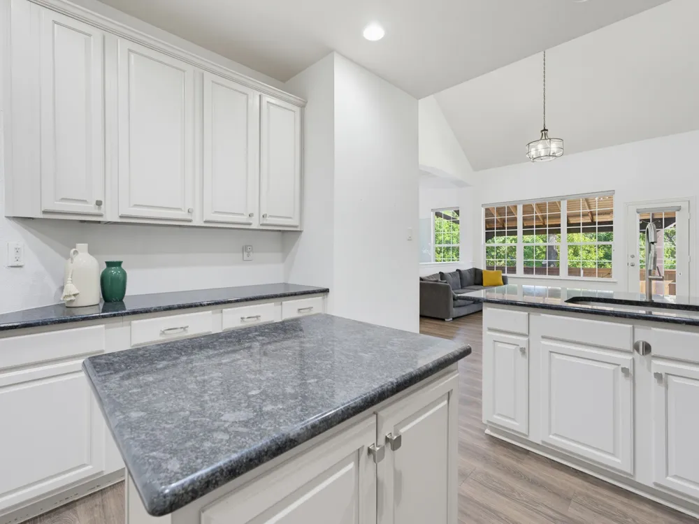 1833 Brookview Drive Carrollton, TX 75007