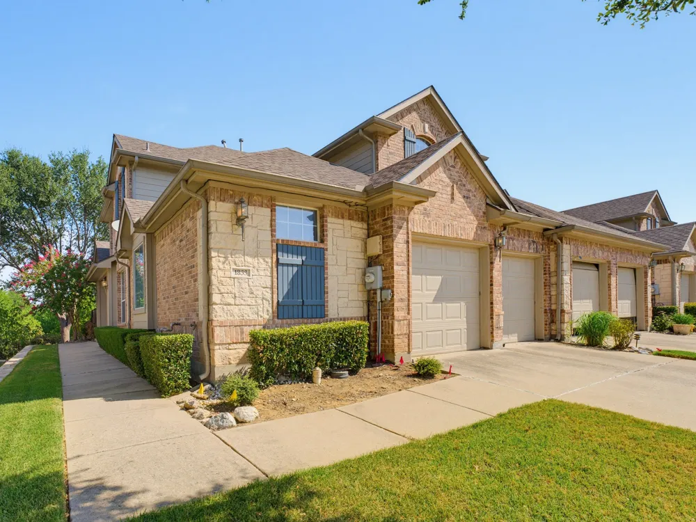 1833 Brookview Drive Carrollton, TX 75007