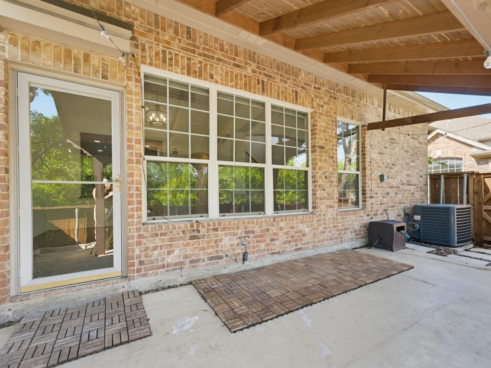 1833 Brookview Drive Carrollton, TX 75007