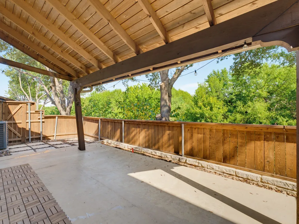 1833 Brookview Drive Carrollton, TX 75007